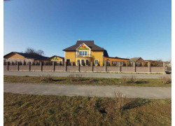 Восточный двор